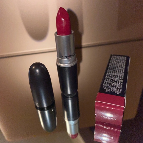 MAC Lipstick - Picture 6 of 6